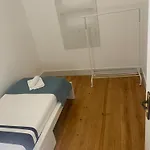 Quarto Moscavide Διαμέρισμα *