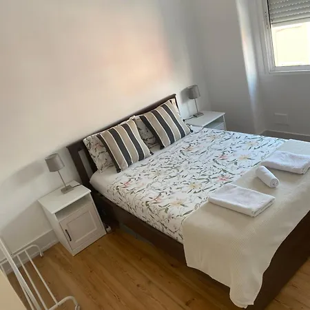 Quarto Moscavide Διαμέρισμα *