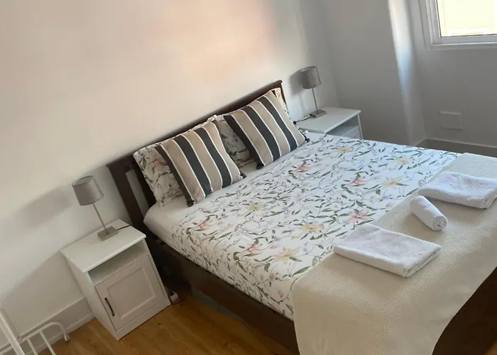 Quarto Moscavide Apartament *